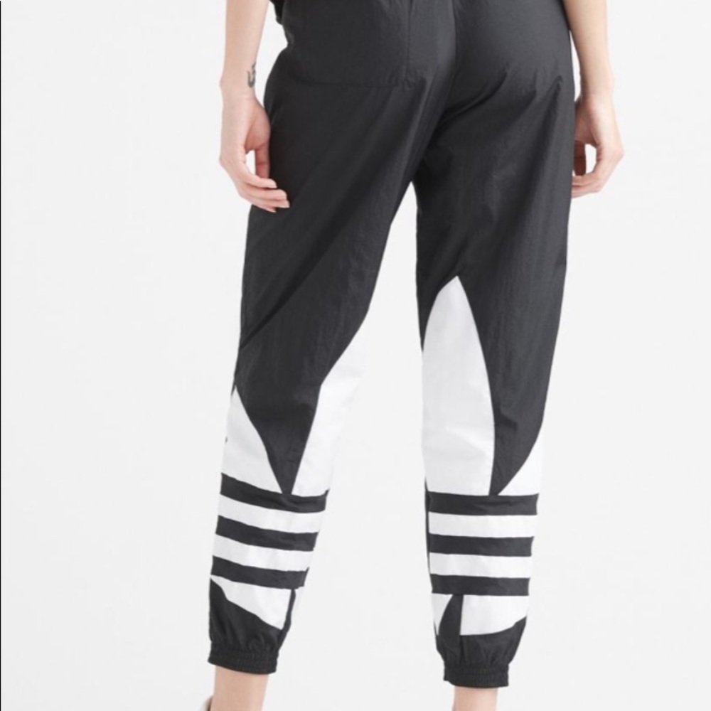 Adidas Large logo, Women’s track pant - Medium